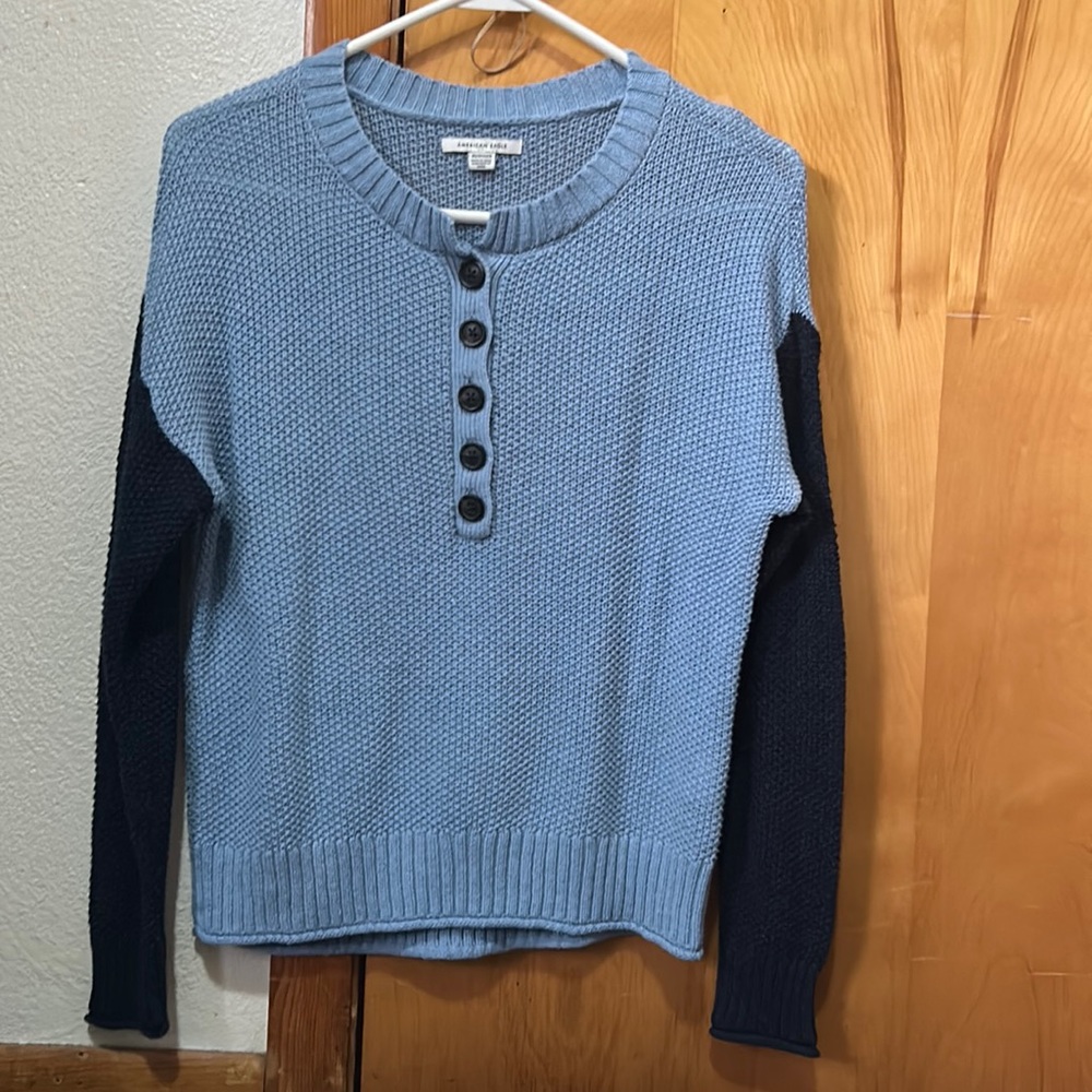2tone Blue American eagle sweater xs never worn